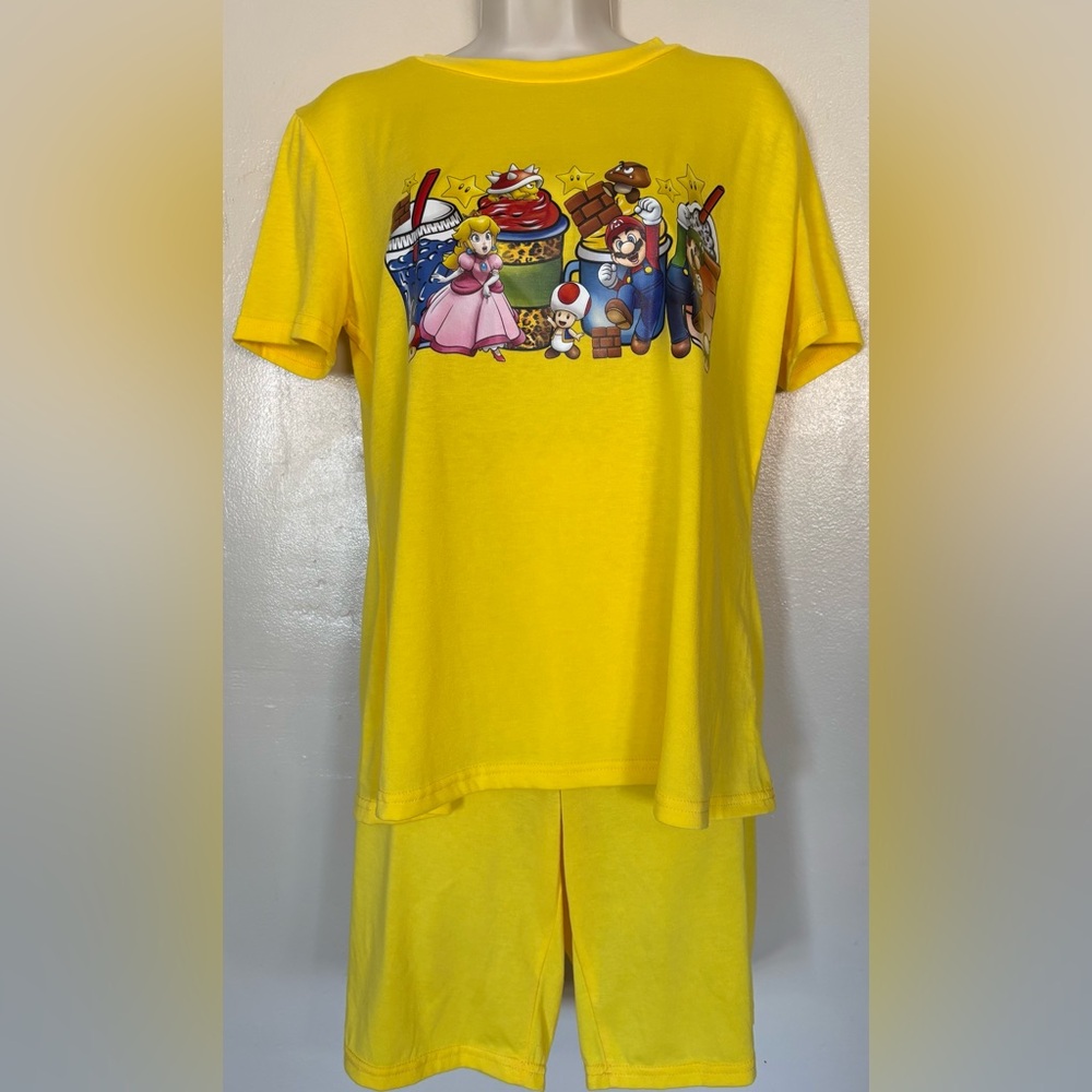 Super Mario XL Shorts Set